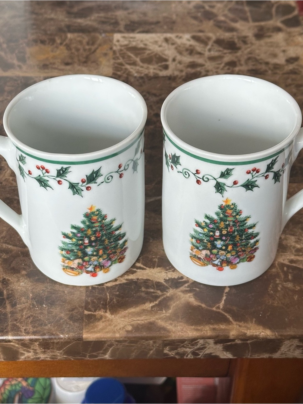 Set Of 2 Gibson Tree Trimmings Christmas Mugs NWOT